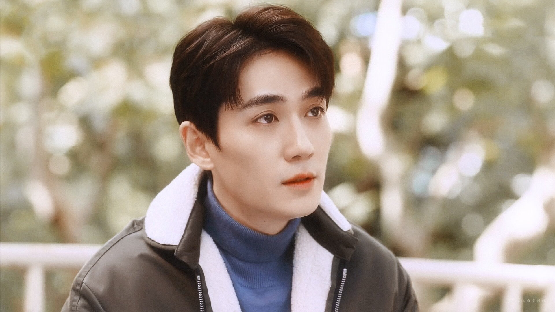 特色山脊滑索穿越,飞跃山谷体验极限运动,飞跃山峰