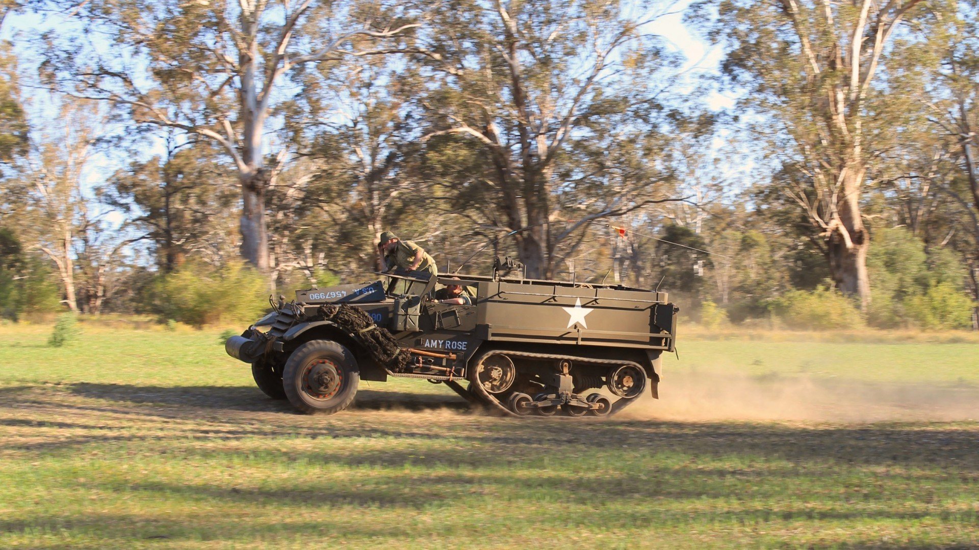 随机雄鹿后卫三分命中率高达46%，跻身联盟第一，雄鹿的得分后卫