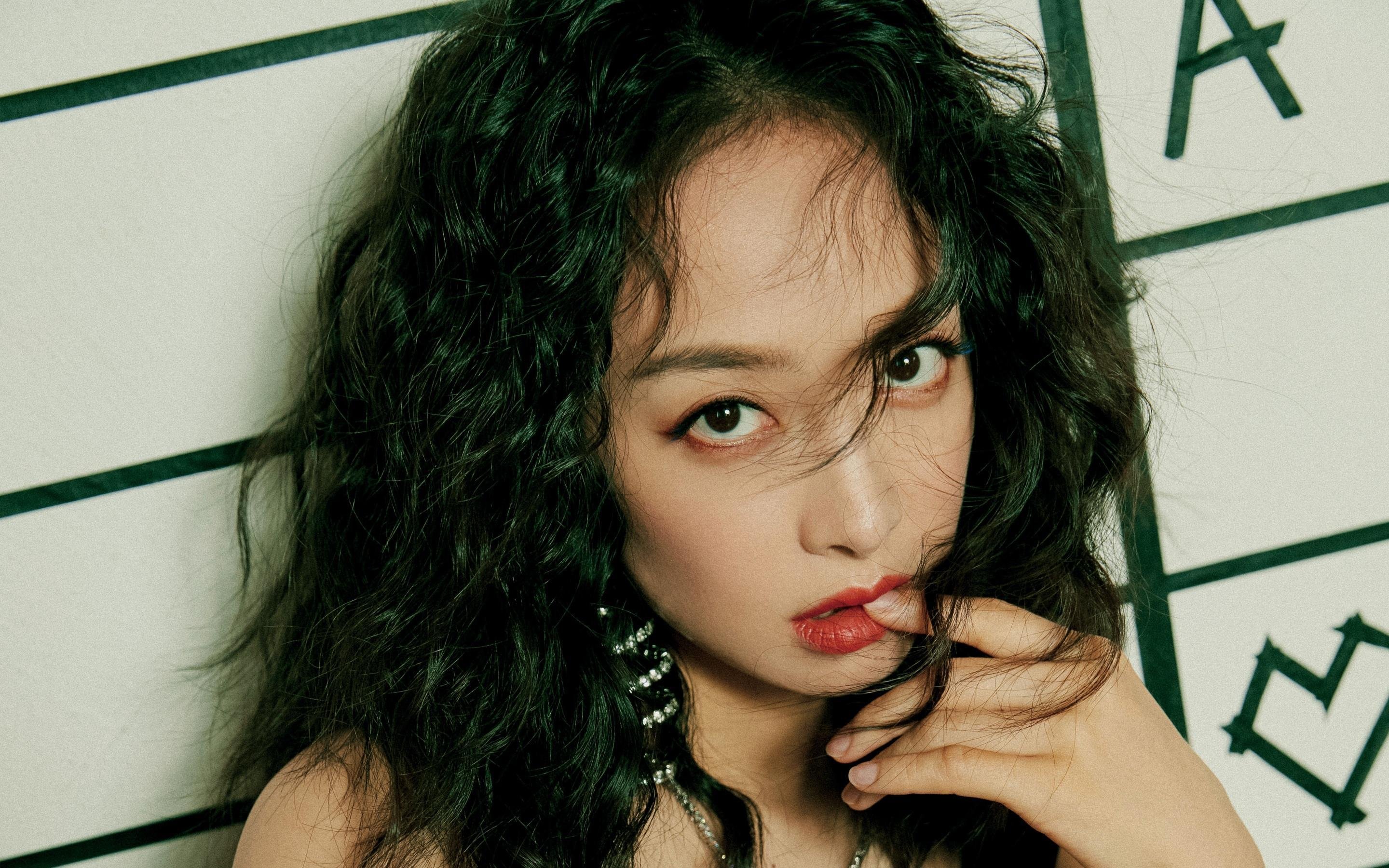 巴萨主场2-0战胜格拉纳达,继续领跑西甲积分榜