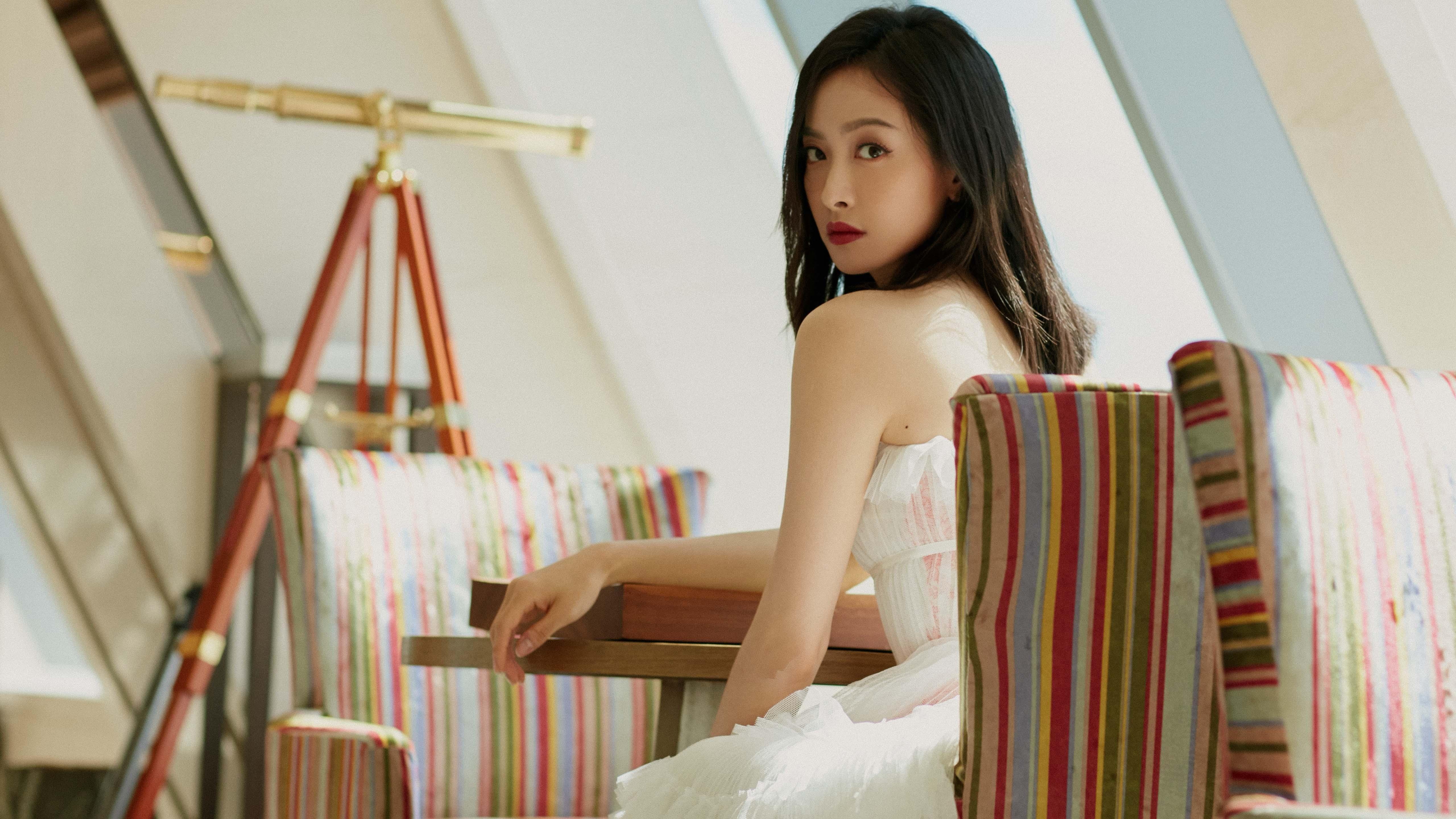 九游登录中心-精彩的足球赛季拉开序幕，球队展现技艺，足球 赛季