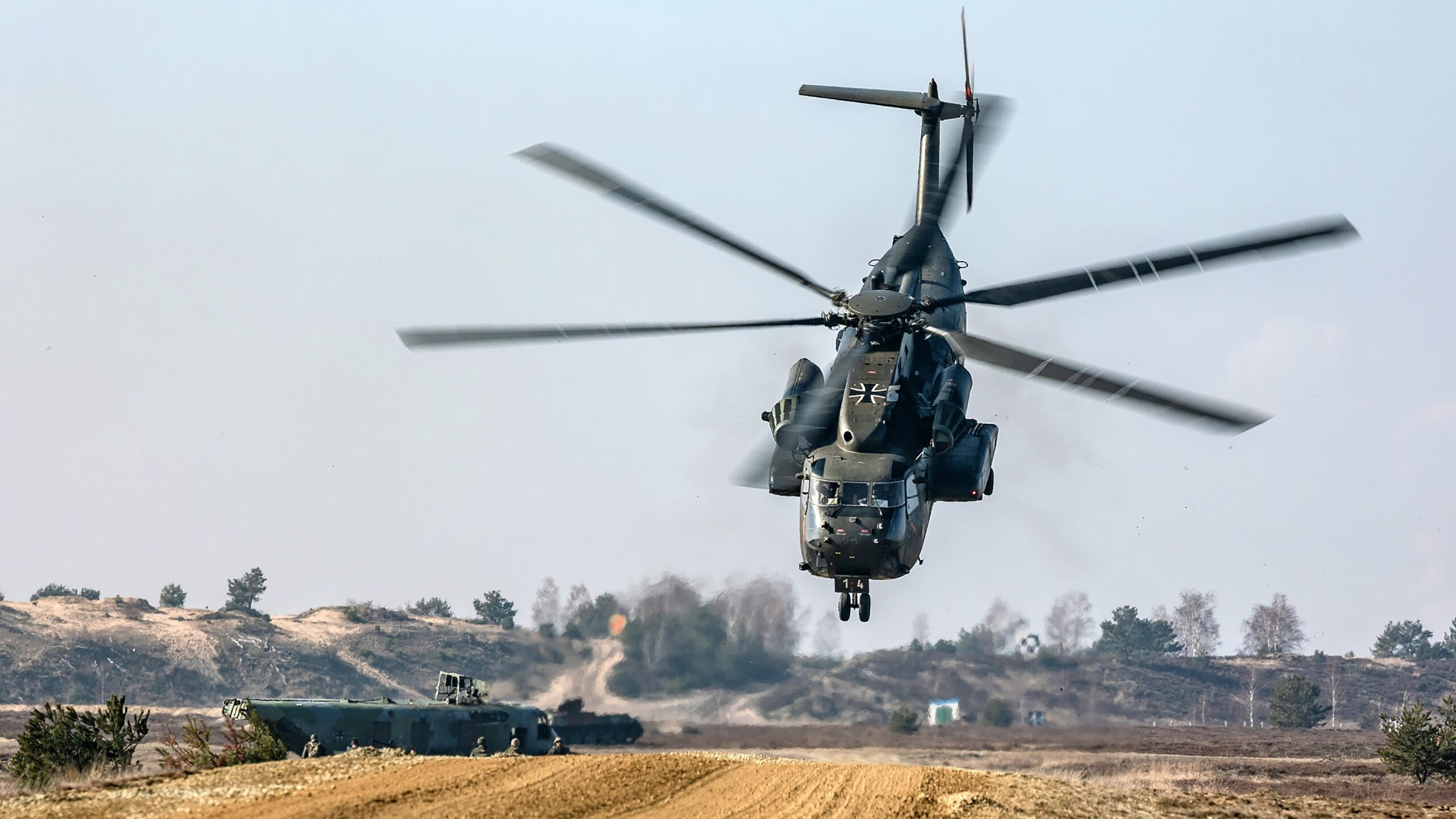 九游娱乐官网 (JIUYOU)-战术调整见成效多场比赛成功限制对手核心球员发挥，球员战术意识